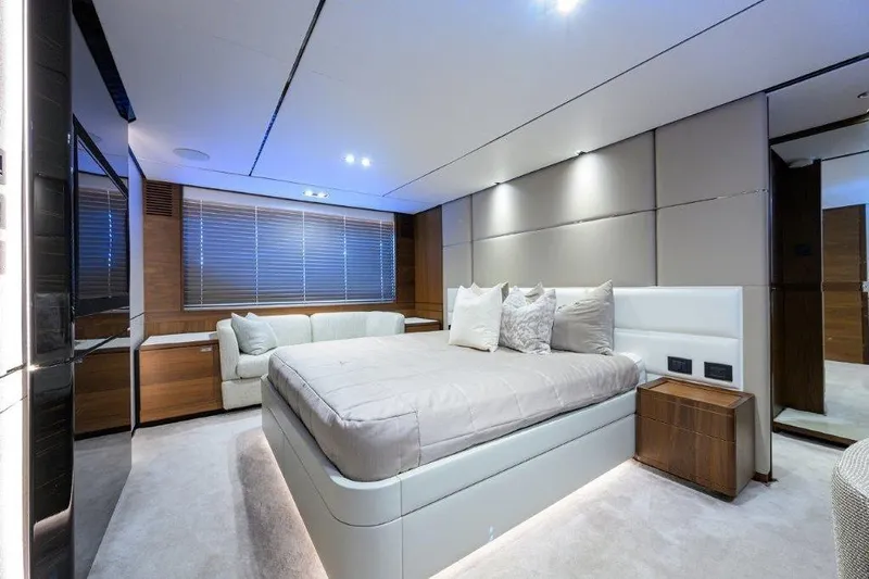  Yacht Photos Pics Princess 78 REAL SLICK - Master Stateroom