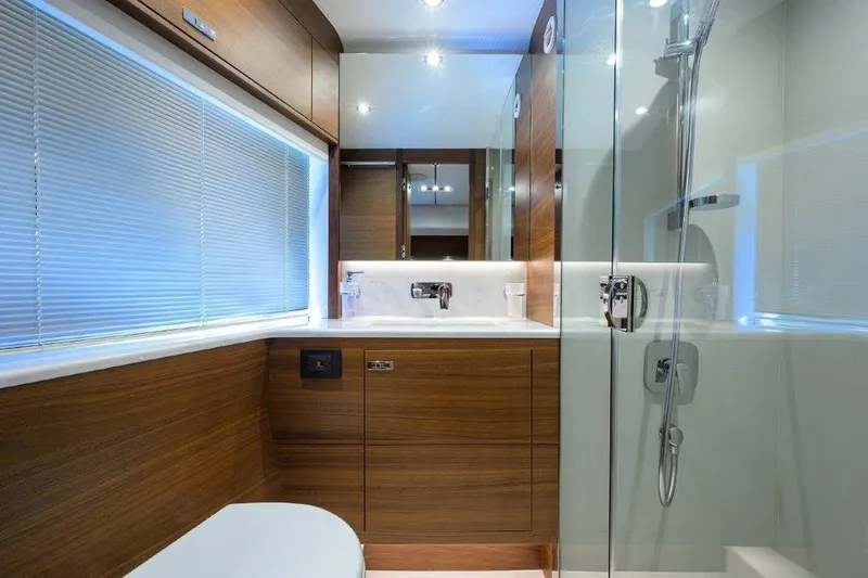  Yacht Photos Pics Princess 78 REAL SLICK - Guest Stateroom Port Ensuite Head