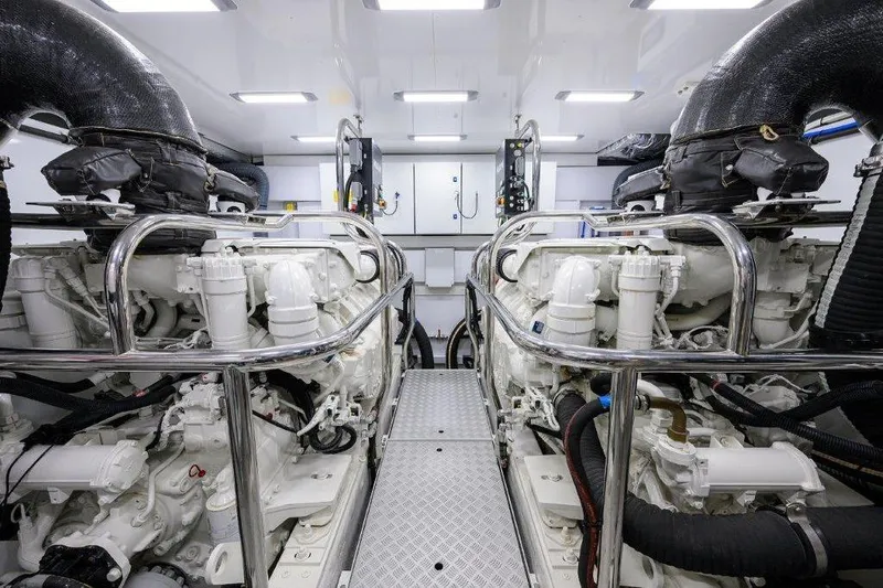 Yacht Photos Pics Princess 78 REAL SLICK - Engine Room