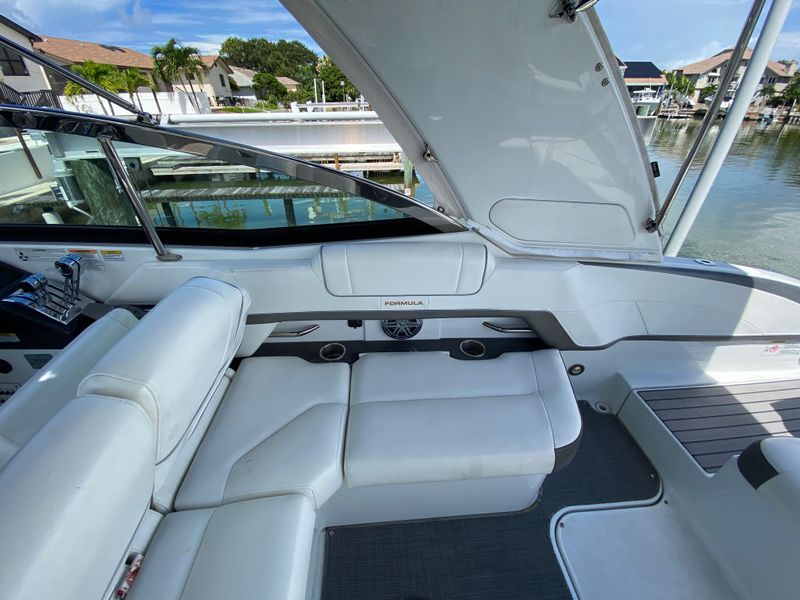 2015 Formula 330 Crossover Bowrider