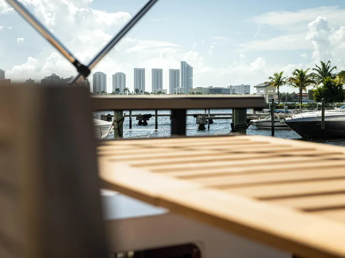  Yacht Photos Pics 2024 Navisyo Homes 28' NAVIS V.08 yacht docked with city skyline view.