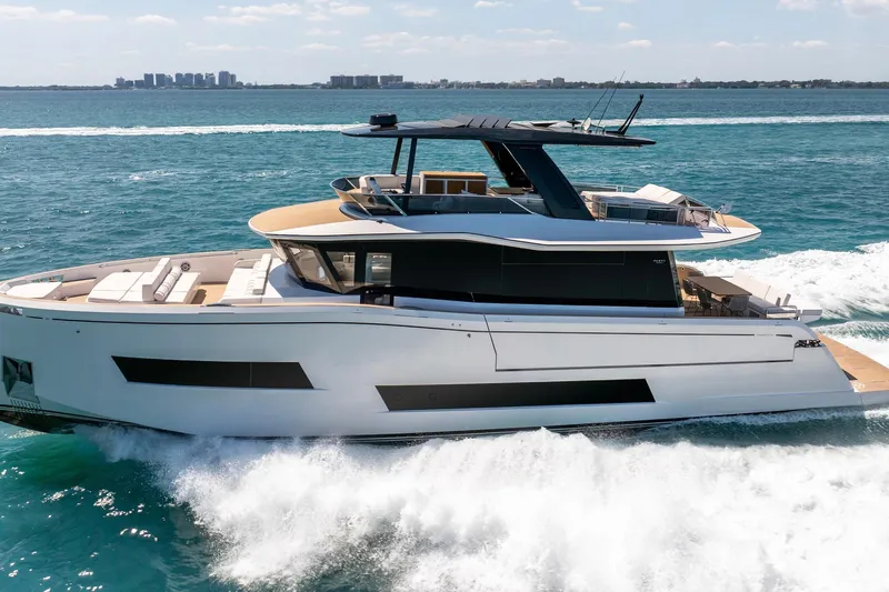  Yacht Photos Pics Luxury 2026 Pardo Yachts E72 cruising on open water, showcasing sleek design and elegance.