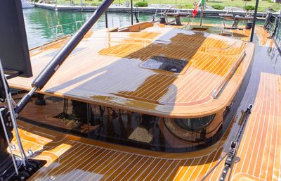 Yacht