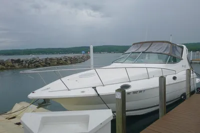 Cruisers Yachts 3075 Rogue