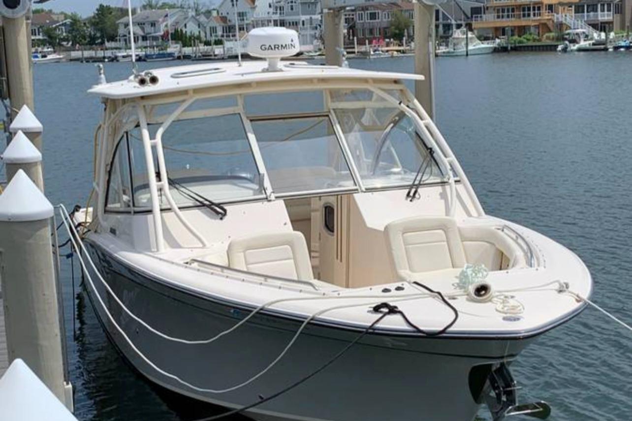 2017 GradyWhite 335 Freedom with 237 HRS Dual Console for sale