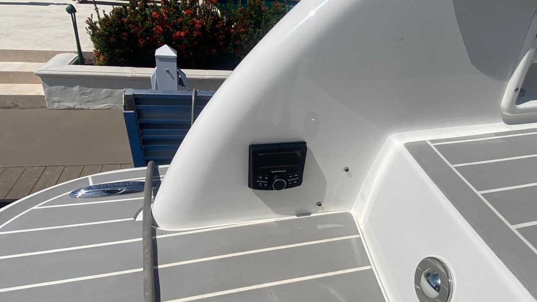 2022 Formula 350 Crossover Bowrider