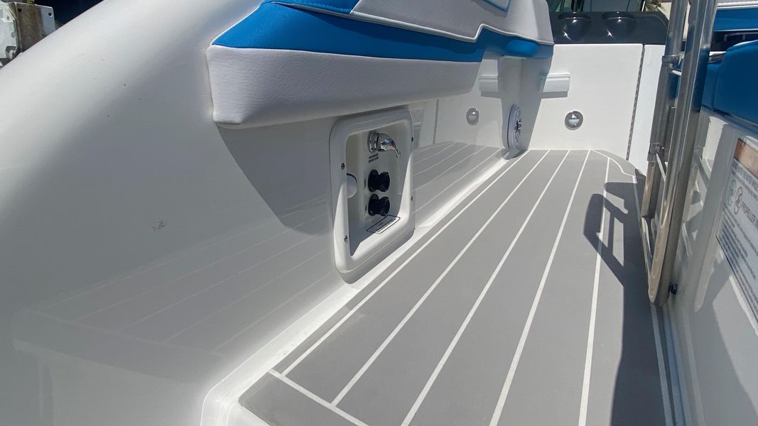 2022 Formula 350 Crossover Bowrider