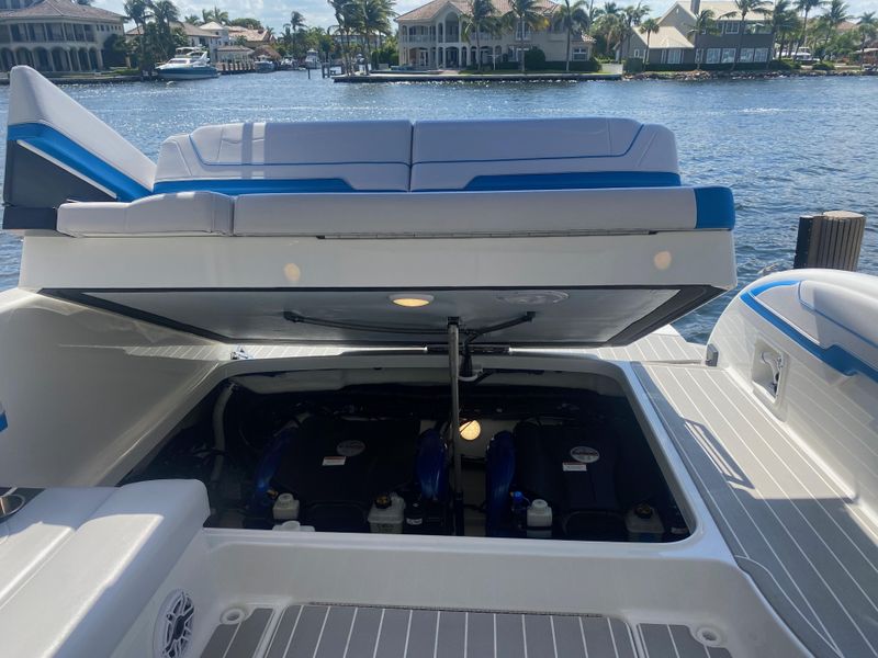 2022 Formula 350 Crossover Bowrider