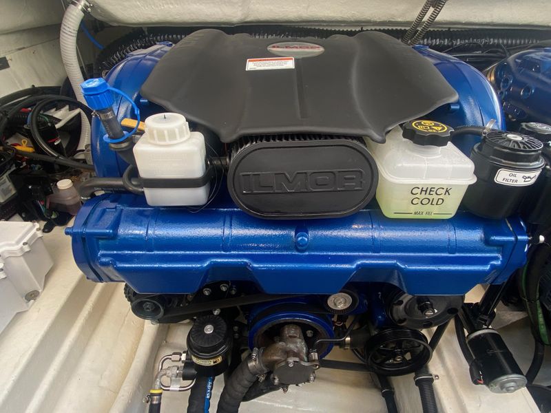 2022 Formula 350 Crossover Bowrider