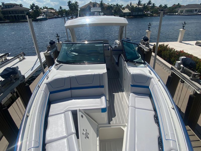 2022 Formula 350 Crossover Bowrider