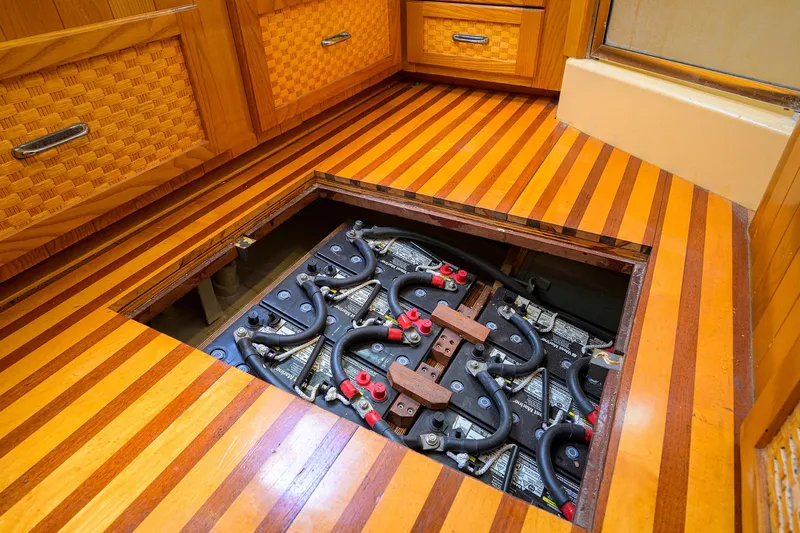 Running On Empty Yacht Photos Pics 