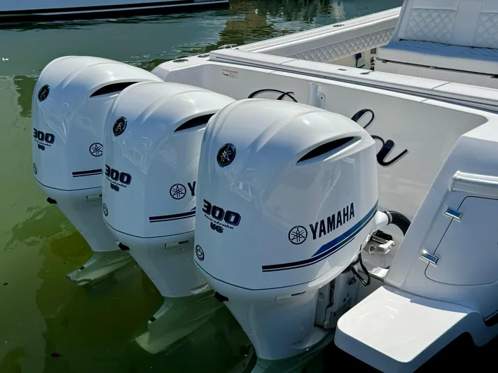  Yacht Photos Pics Triple Yamaha 300 outboard engines on a 2017 Intrepid 375 Center Console boat.