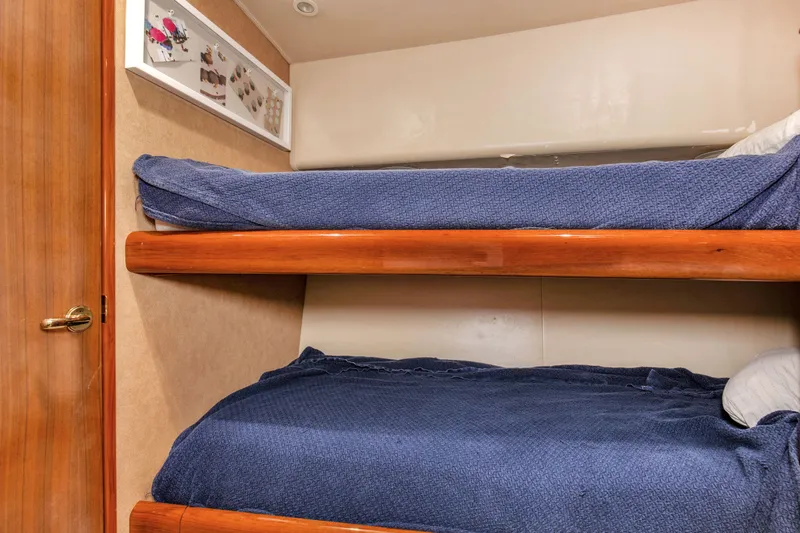 It Don't Matta Yacht Photos Pics 2005 Viking 61 Enclosed Bridge _It Don_t Matta_ Starboard Stateroom