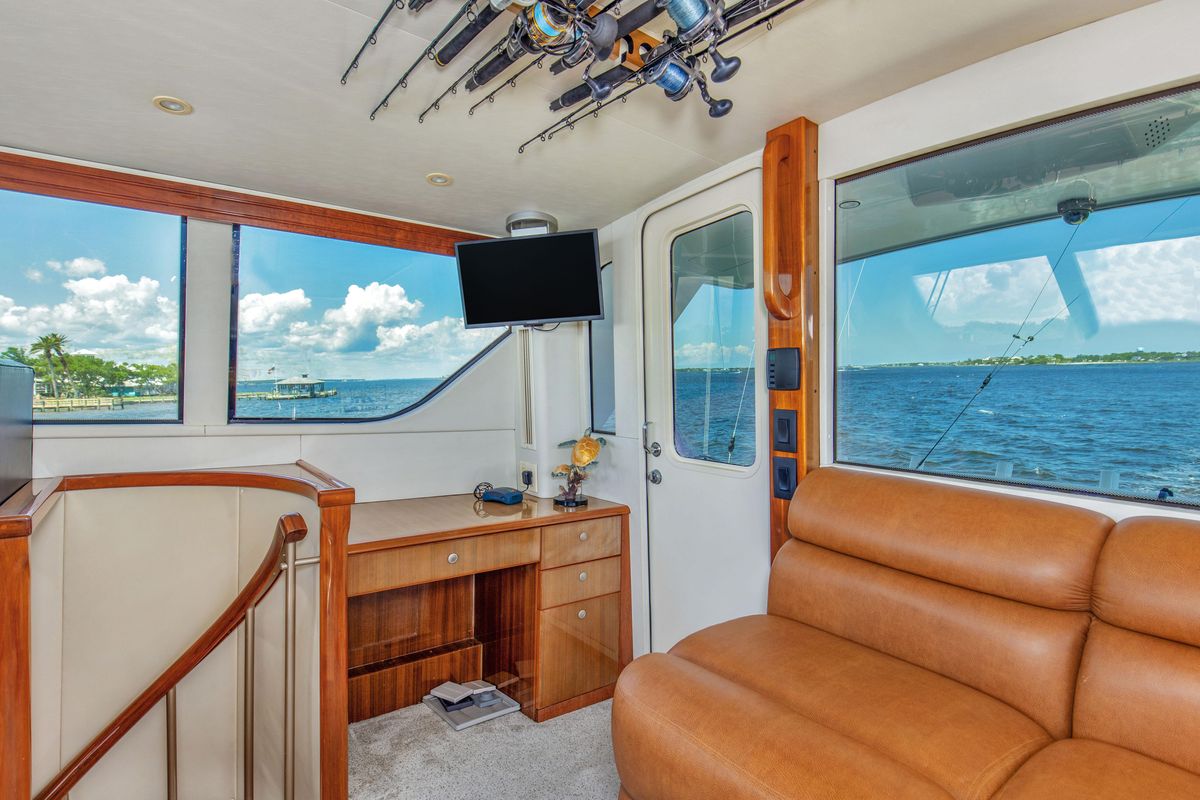 2005 Viking 61 