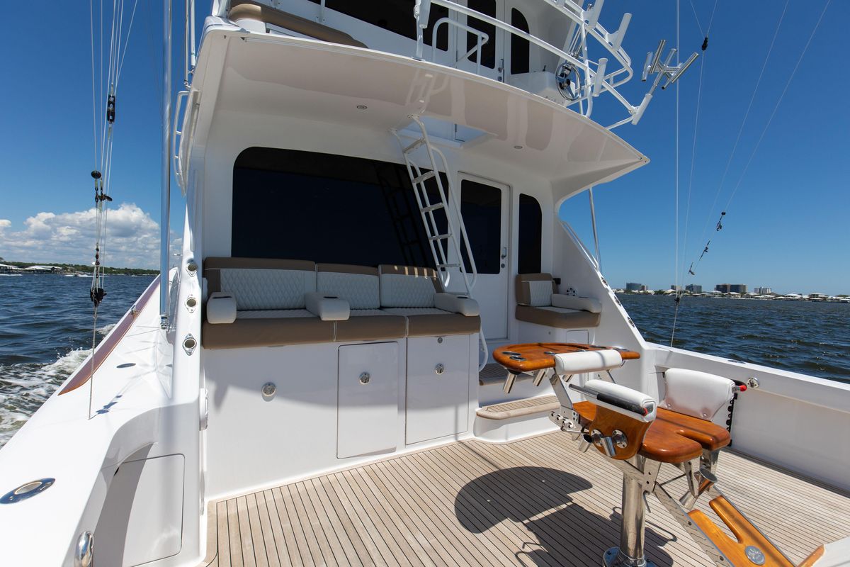 2005 Viking 61 