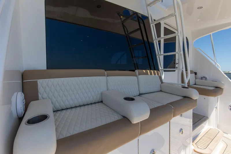 It Don't Matta Yacht Photos Pics 2005 Viking 61 Enclosed Bridge _It Don_t Matta_ Deck