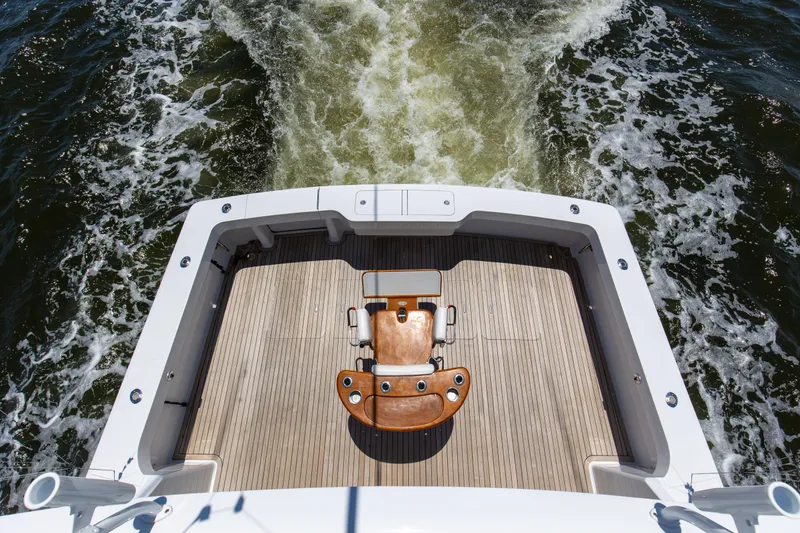 It Don't Matta Yacht Photos Pics 2005 Viking 61 Enclosed Bridge _It Don_t Matta_ Deck