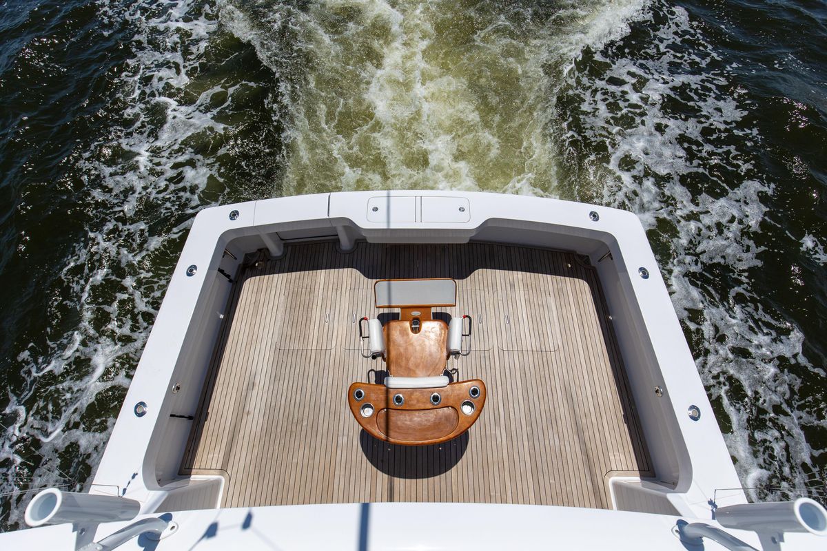 2005 Viking 61 