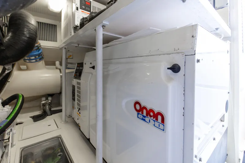 It Don't Matta Yacht Photos Pics 2005 Viking 61 Enclosed Bridge _It Don_t Matta_ Engine Room