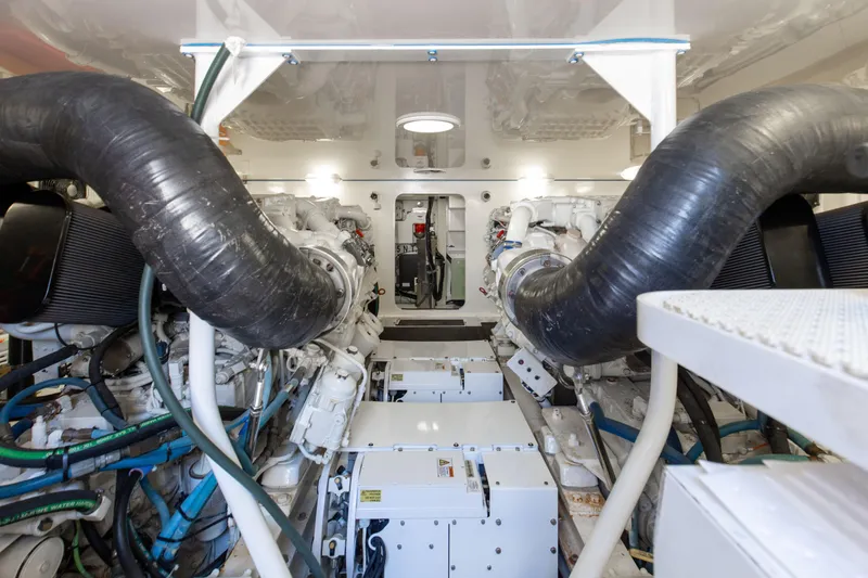 It Don't Matta Yacht Photos Pics 2005 Viking 61 Enclosed Bridge _It Don_t Matta_ Engine Room