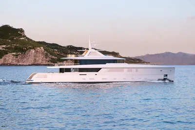 Custom 150 Palm Beach