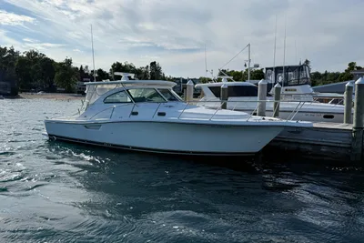 Pursuit 3800 Express