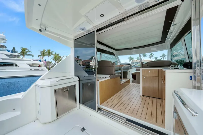 Surfpro Yacht Photos Pics 