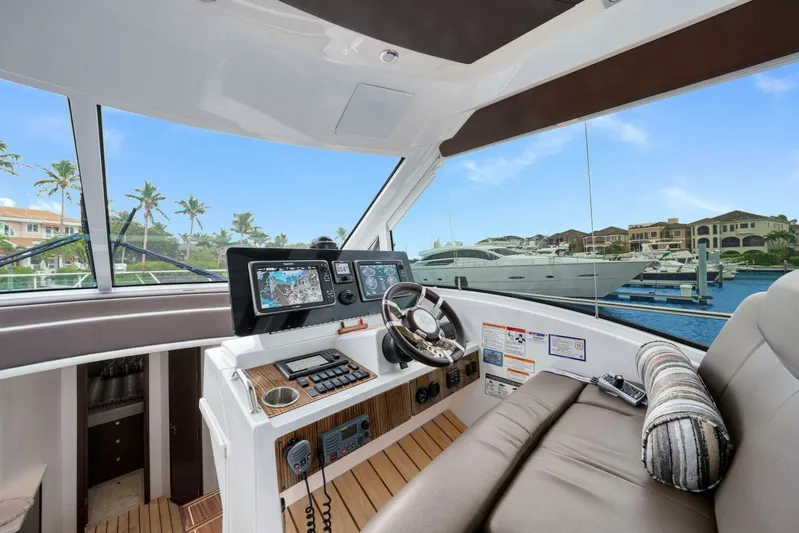 Surfpro Yacht Photos Pics 