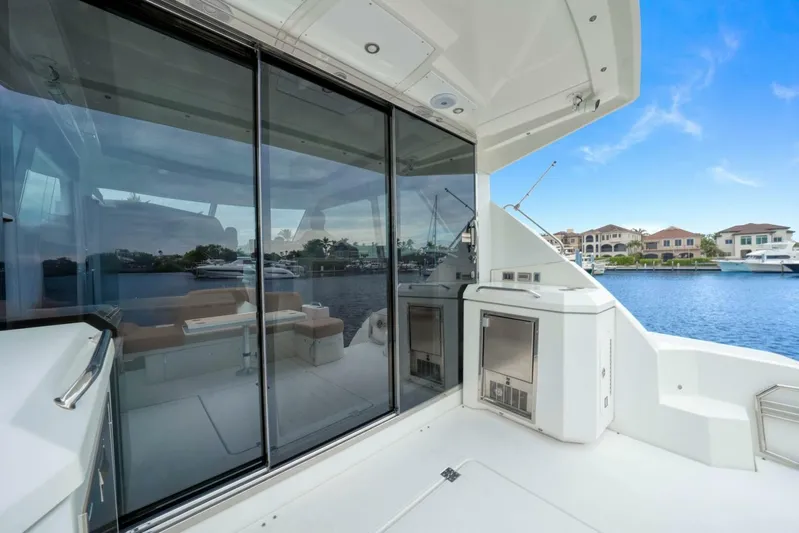 Surfpro Yacht Photos Pics 