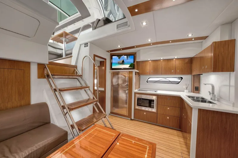 Surfpro Yacht Photos Pics 