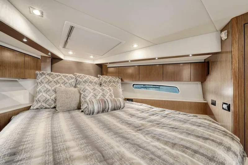 Surfpro Yacht Photos Pics 