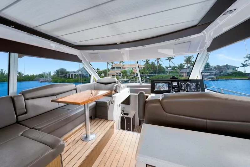 Surfpro Yacht Photos Pics 