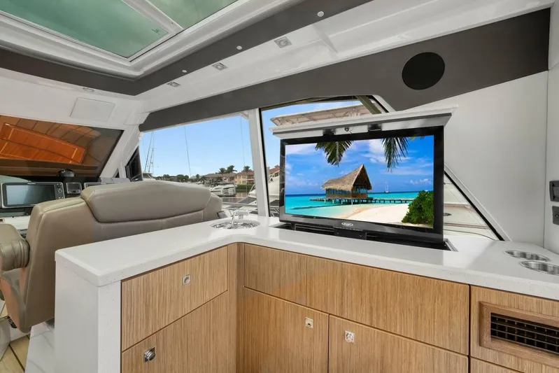 Surfpro Yacht Photos Pics 