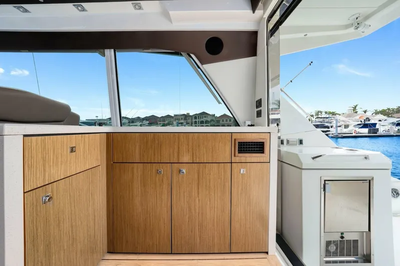 Surfpro Yacht Photos Pics 