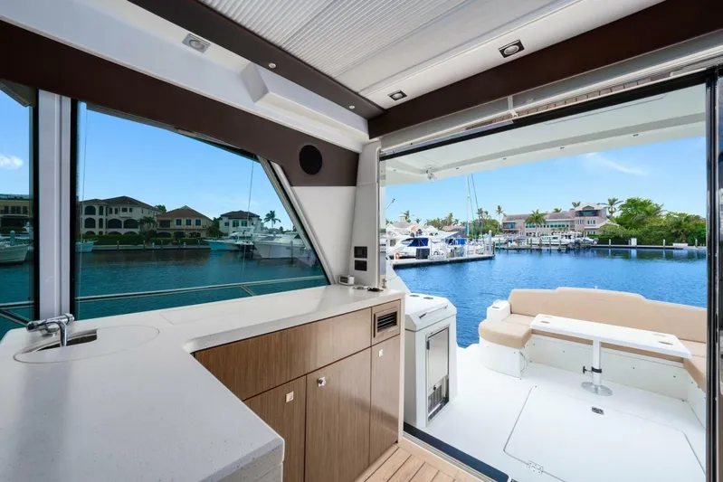 Surfpro Yacht Photos Pics 