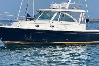 Hunt Yachts Surfhunter 29