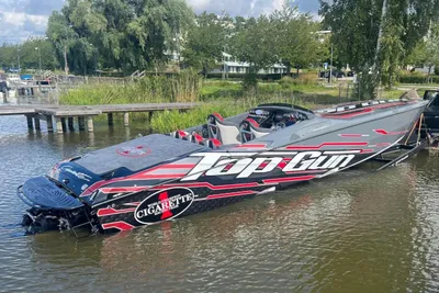 2009 Cigarette 39' Top Gun Unlimited