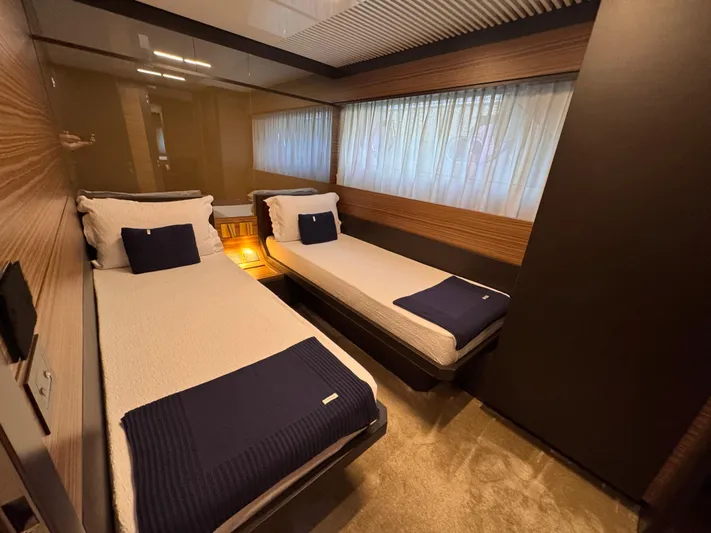  Yacht Photos Pics FERRETTI 920