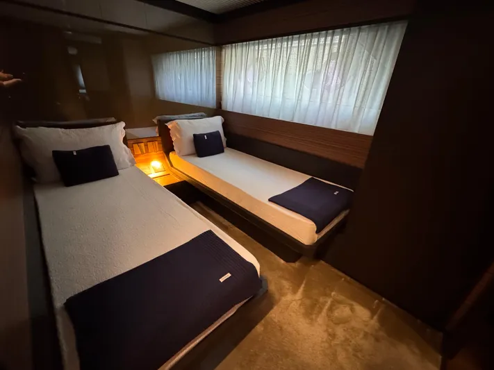  Yacht Photos Pics FERRETTI 920