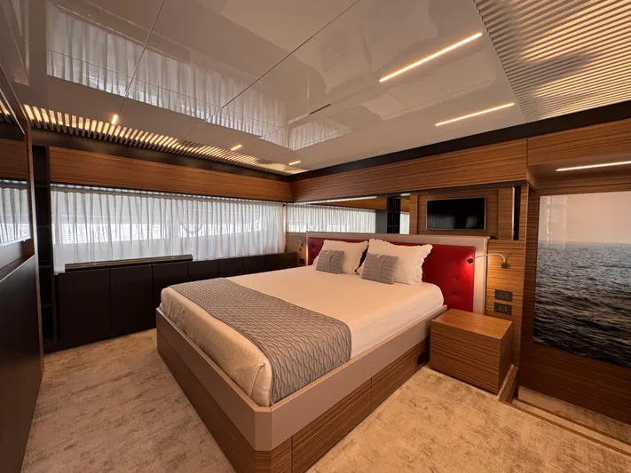  Yacht Photos Pics FERRETTI 920