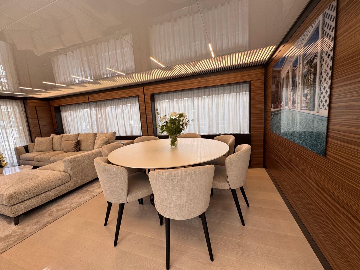 2018 Ferretti Yachts 93 