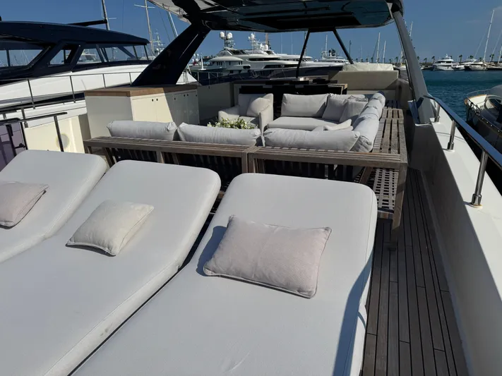  Yacht Photos Pics FERRETTI 920