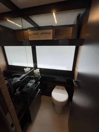  Yacht Photos Pics FERRETTI 920