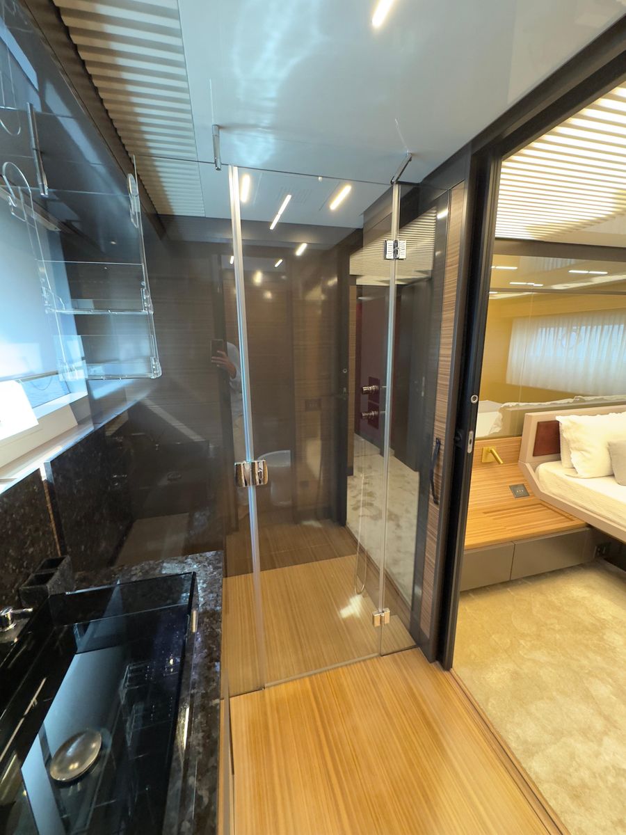 2018 Ferretti Yachts 93 