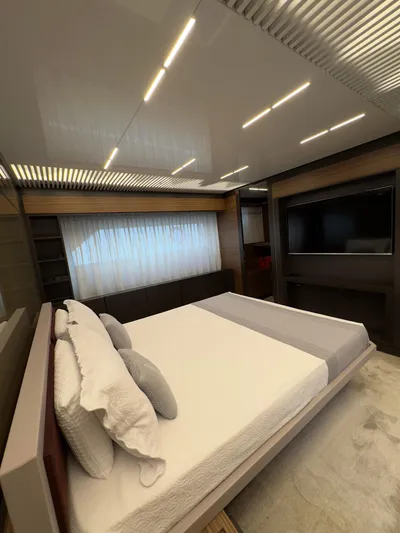  Yacht Photos Pics FERRETTI 920