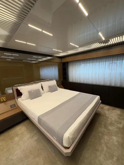  Yacht Photos Pics FERRETTI 920