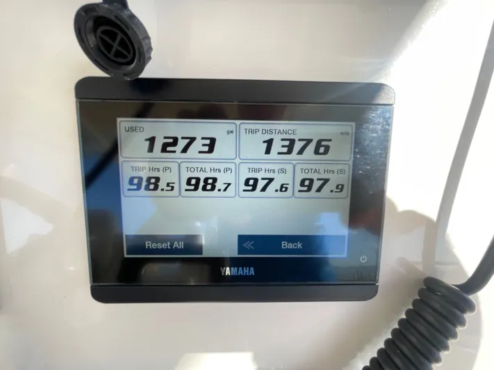  Yacht Photos Pics Yamaha display on Grady-White Canyon 326, showing fuel usage and trip distance.