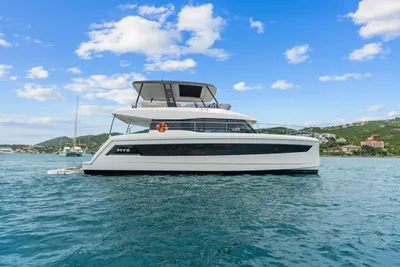 Fountaine Pajot MY.6