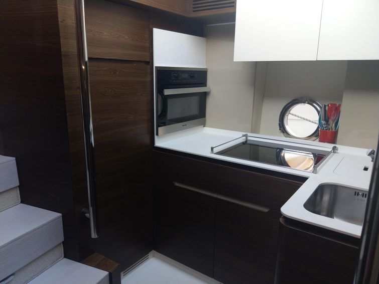 2016-50-azimut-50-flybridge
