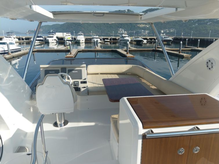 2016-50-azimut-50-flybridge